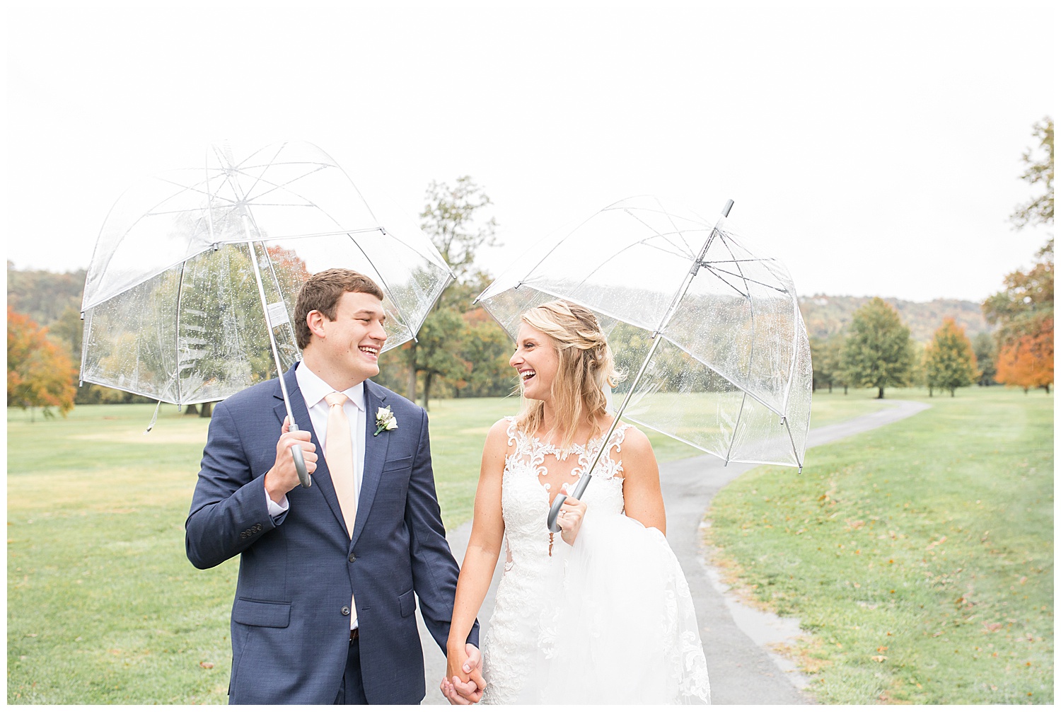 Rainy Cincinnati Wedding - Golf Course Wedding - Fall Wedding - Twin Oaks Golf and Plantation Club Wedding