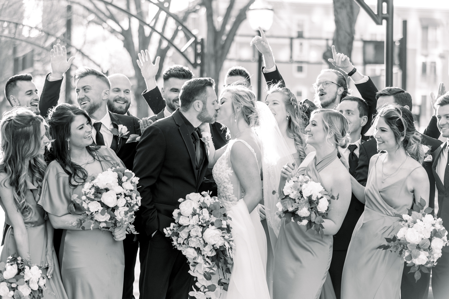 Bridal Party at Piatt Park for Cincinnati Club Wedding Pictures