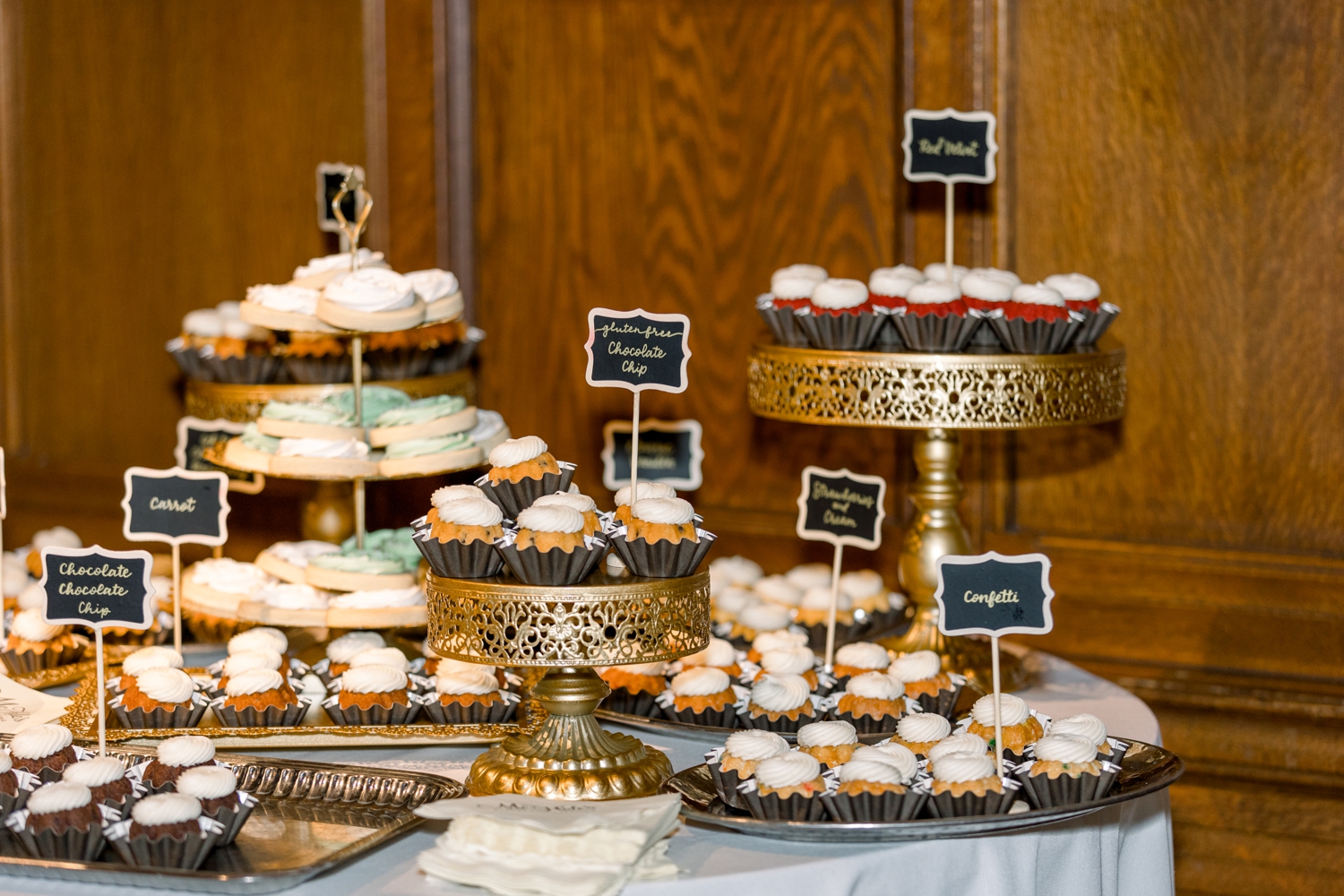 Nothing Bundt Cakes at The Cincinnati Club Wedding Reception